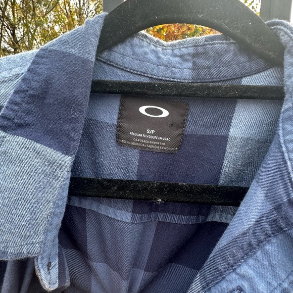 Oakley Flannel Button Down - Picture 2 of 3
